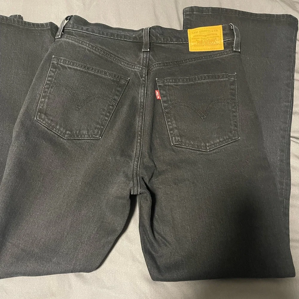 levis - Picture 2 of 2